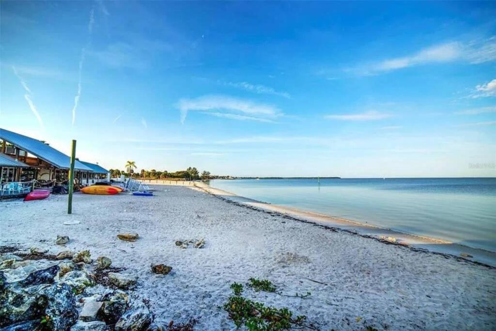 Bay View, Studio206, Beach Steps Away! Pool+Wifi رسكن المظهر الخارجي الصورة