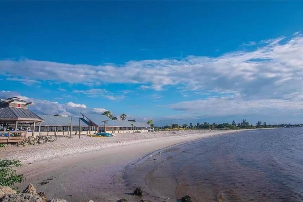 Bay View, Studio206, Beach Steps Away! Pool+Wifi رسكن المظهر الخارجي الصورة