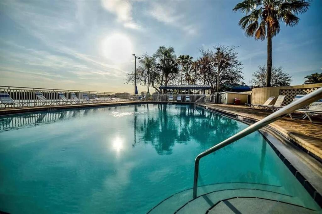 Bay View, Studio206, Beach Steps Away! Pool+Wifi رسكن المظهر الخارجي الصورة